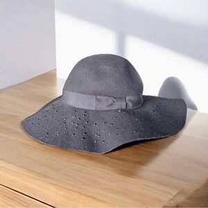 Women’s Floppy Hat